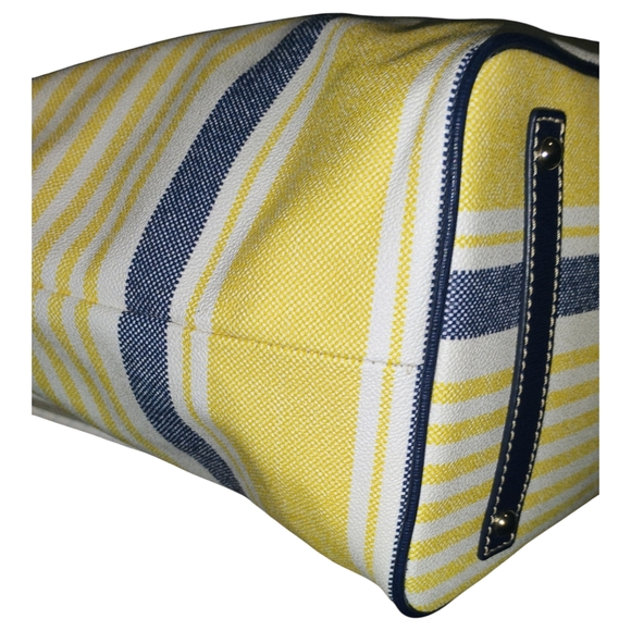 Dooney & Bourke Striped XLG Tote Bag With COA - Picture 5 of 10